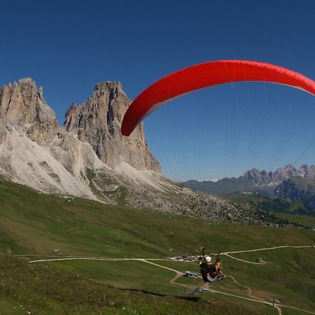 Hotel Rubino Deluxe Campitello di Fassa Esterno foto