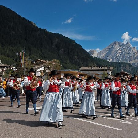 Hotel Rubino Deluxe Campitello di Fassa Esterno foto