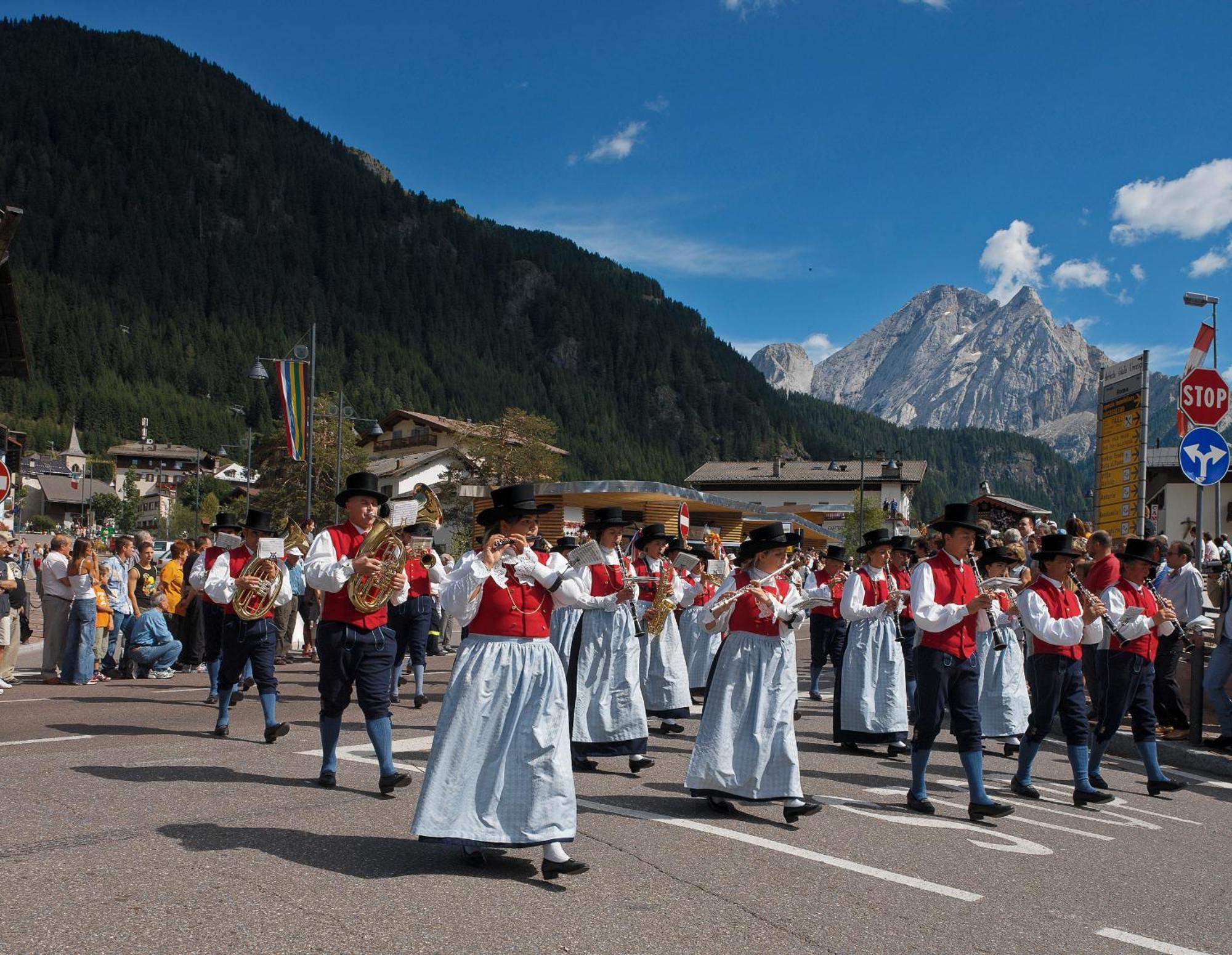 Hotel Rubino Deluxe Campitello di Fassa Esterno foto