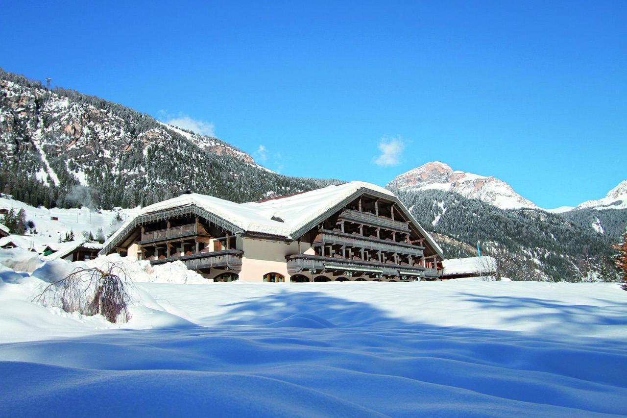 Hotel Rubino Deluxe Campitello di Fassa Esterno foto