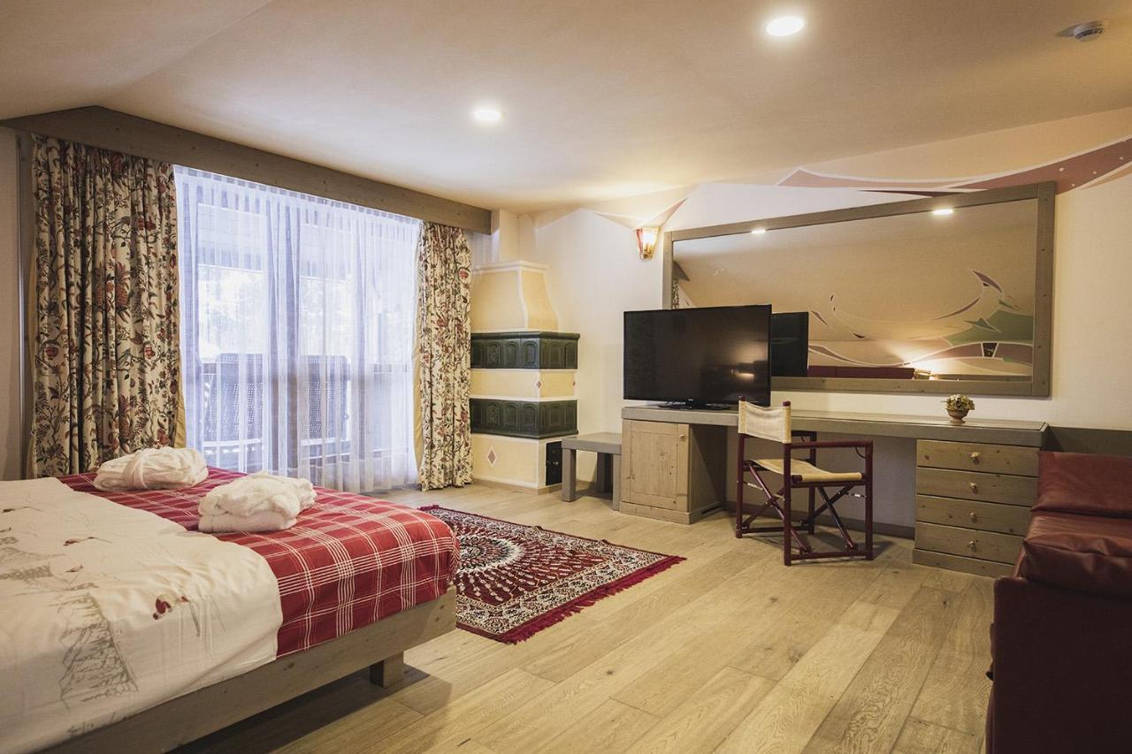 Hotel Rubino Deluxe Campitello di Fassa Esterno foto